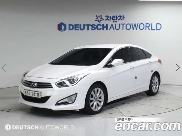 Hyundai i40 2012 thumb 12