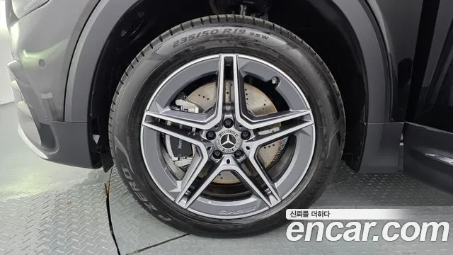 Mercedes-Benz GLB 2025 thumb 5