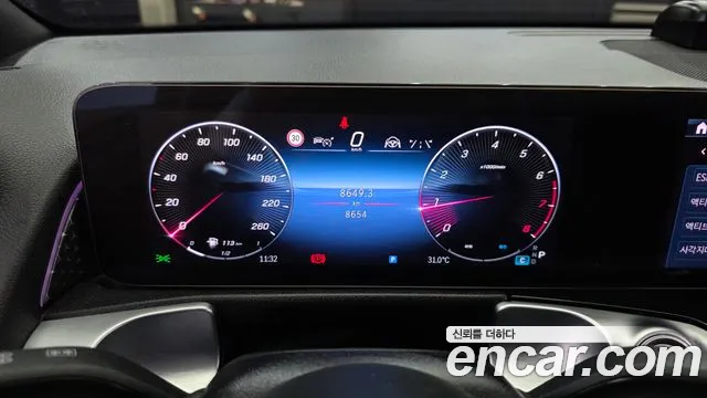 Mercedes-Benz GLB 2025 thumb 8