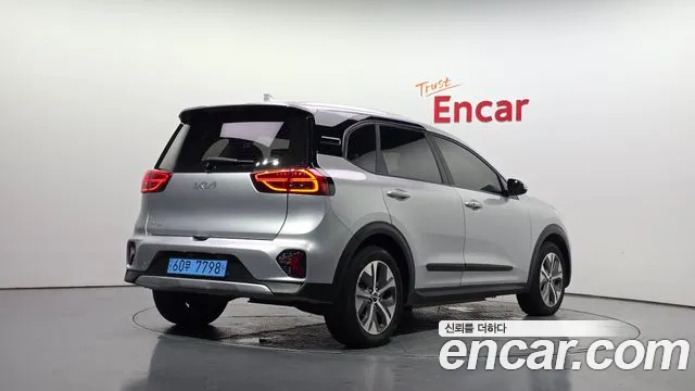 Kia Niro 2022 thumb 2