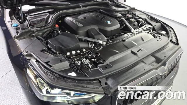 BMW 5-Series 2024 thumb 6