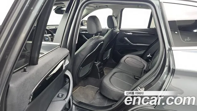 BMW X1 2022 thumb 11