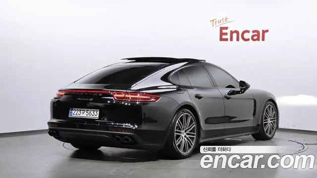 Porsche Panamera 2018 thumb 2