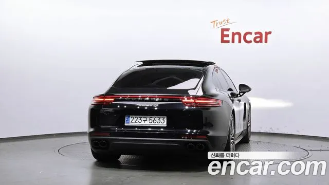 Porsche Panamera 2018 thumb 4