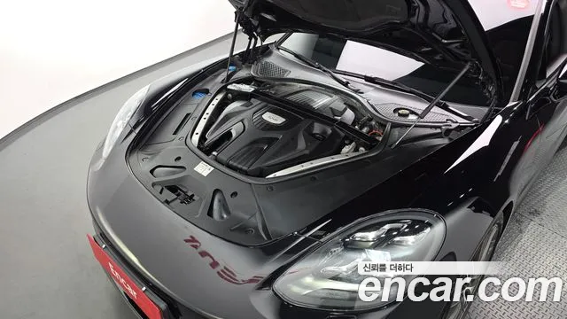 Porsche Panamera 2018 thumb 6