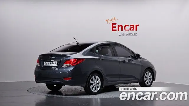 Hyundai Accent 2012 thumb 2