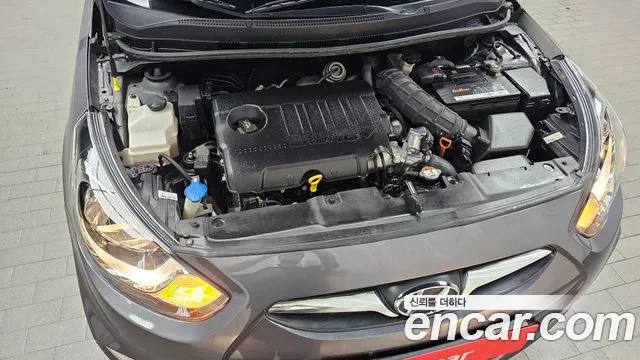 Hyundai Accent 2012 thumb 6