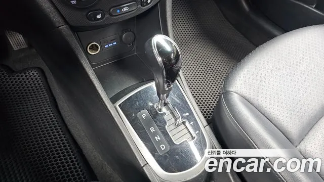 Hyundai Accent 2012 thumb 9