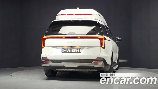 Kia Carnival 2024 thumb 4