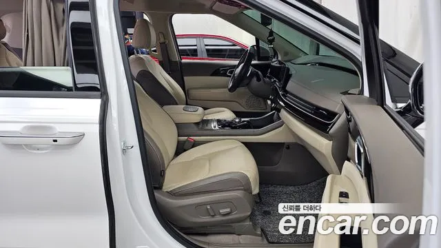 Kia Carnival 2024 thumb 11