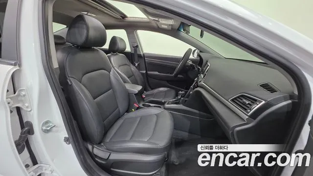 Hyundai Avante 2016 thumb 10