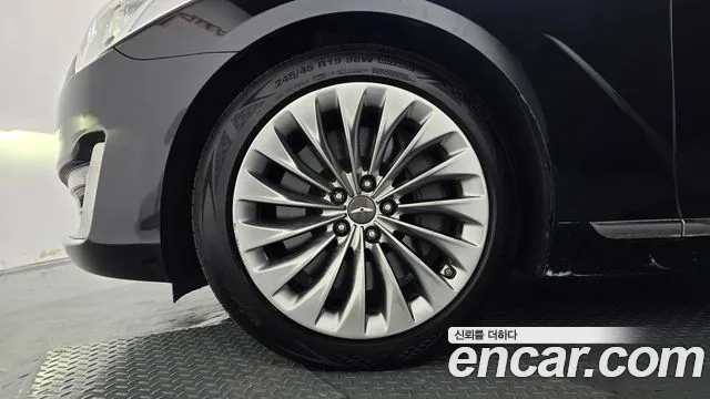 Genesis G90 2018 thumb 4