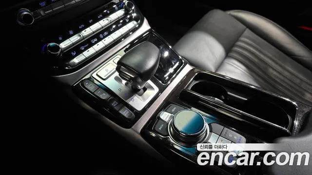 Genesis G90 2018 thumb 8