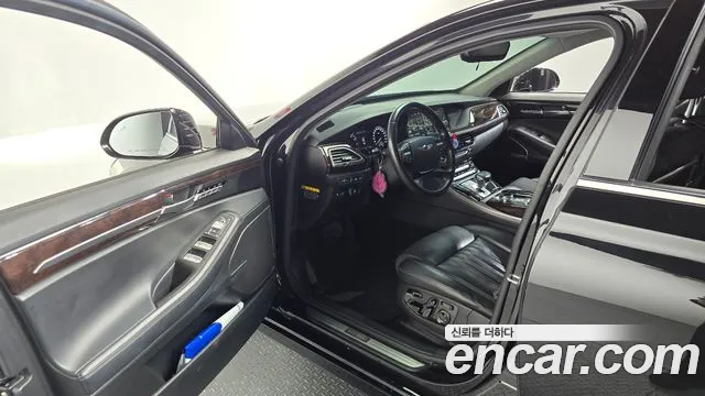 Genesis G90 2018 thumb 9