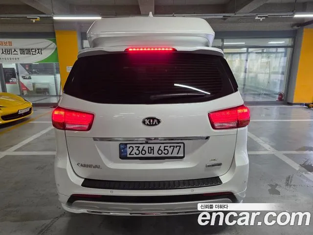 Kia Carnival 2015 thumb 5