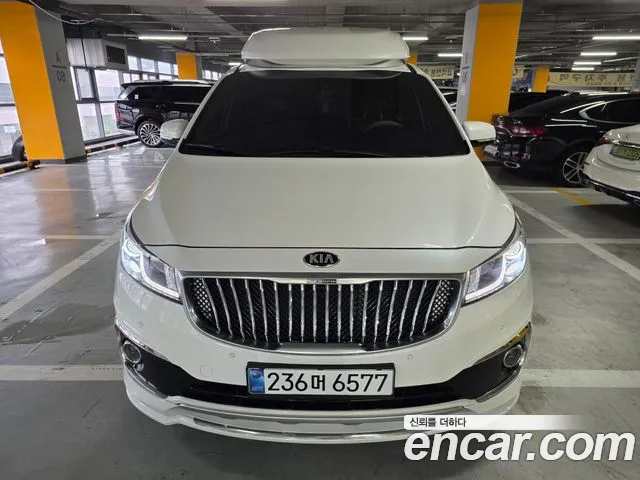 Kia Carnival 2015 thumb 12