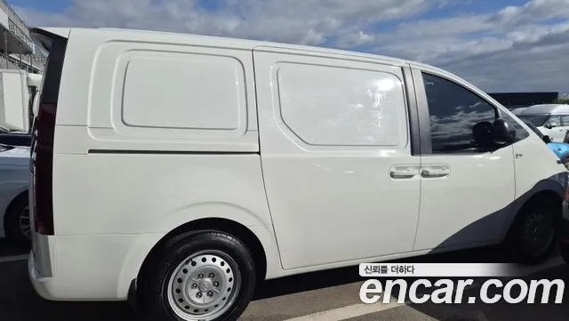 Hyundai Staria 2022 thumb 3