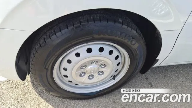 Hyundai Staria 2022 thumb 6
