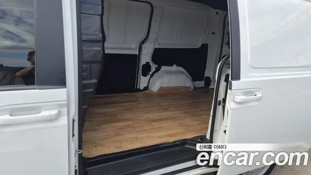 Hyundai Staria 2022 thumb 8