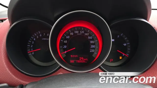 Kia Carens 2011 thumb 8
