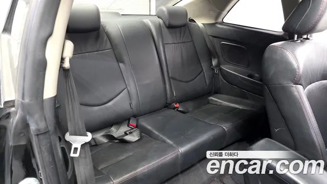Kia Carens 2011 thumb 12