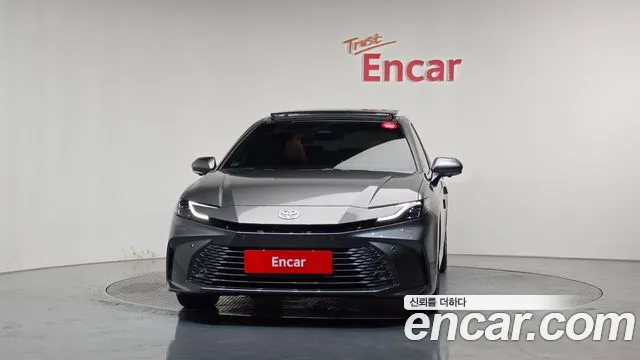 Toyota Camry 2025 thumb 3