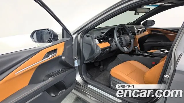 Toyota Camry 2025 thumb 10