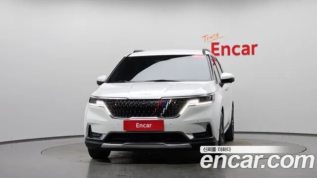 Kia Carnival 2021 thumb 2