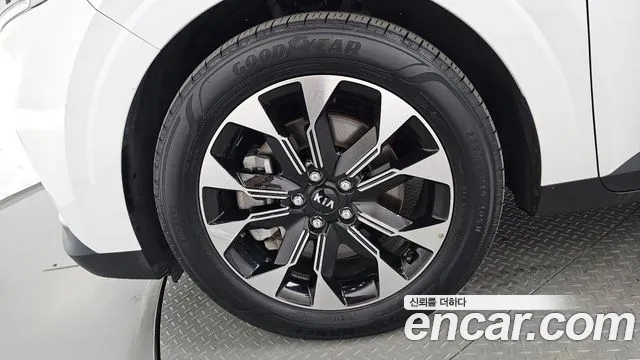 Kia Carnival 2021 thumb 4