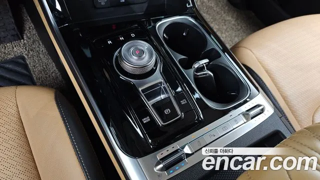Kia Carnival 2021 thumb 8