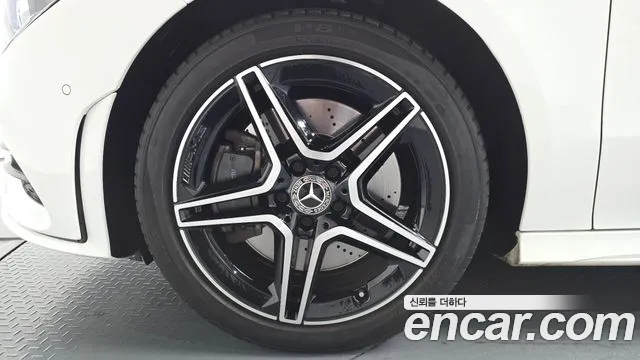 Mercedes-Benz CLA 2020 thumb 4