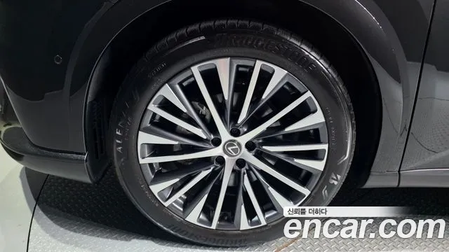 Lexus RX 2025 thumb 4