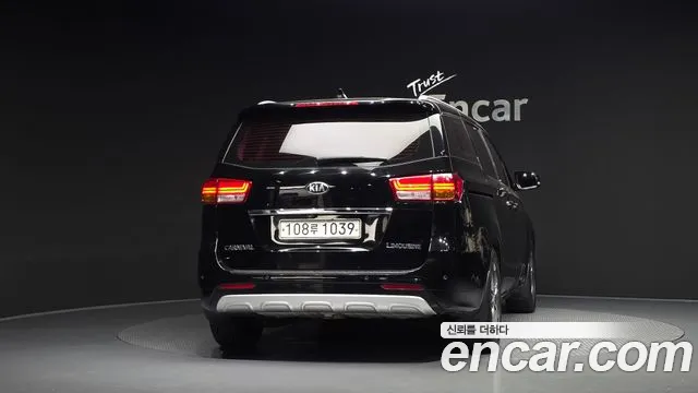 Kia Carnival 2016 thumb 4