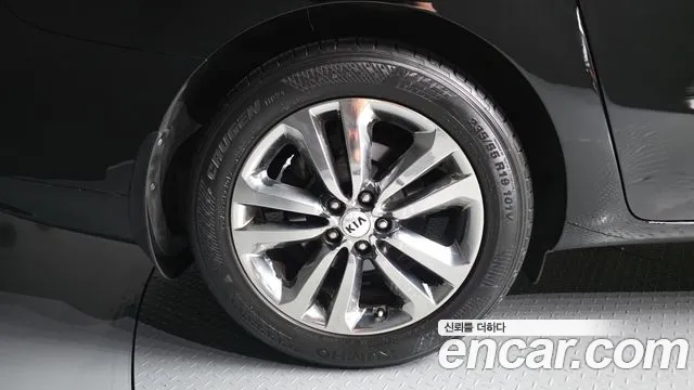 Kia Carnival 2016 thumb 5