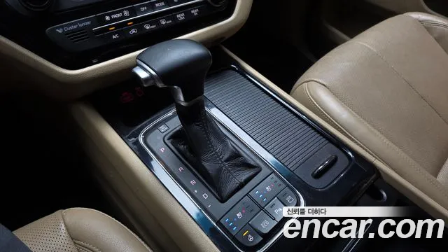 Kia Carnival 2016 thumb 9