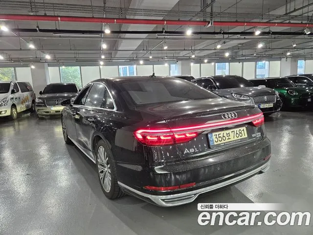 Audi A8 2021 thumb 3