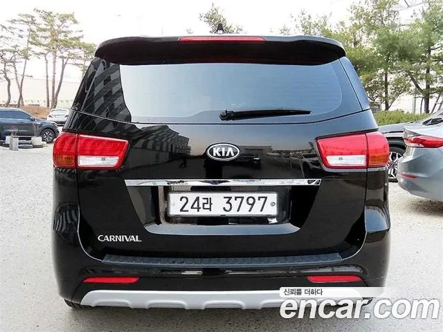 Kia Carnival 2014 thumb 4
