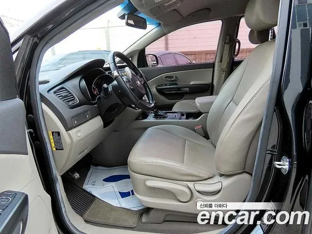 Kia Carnival 2014 thumb 5