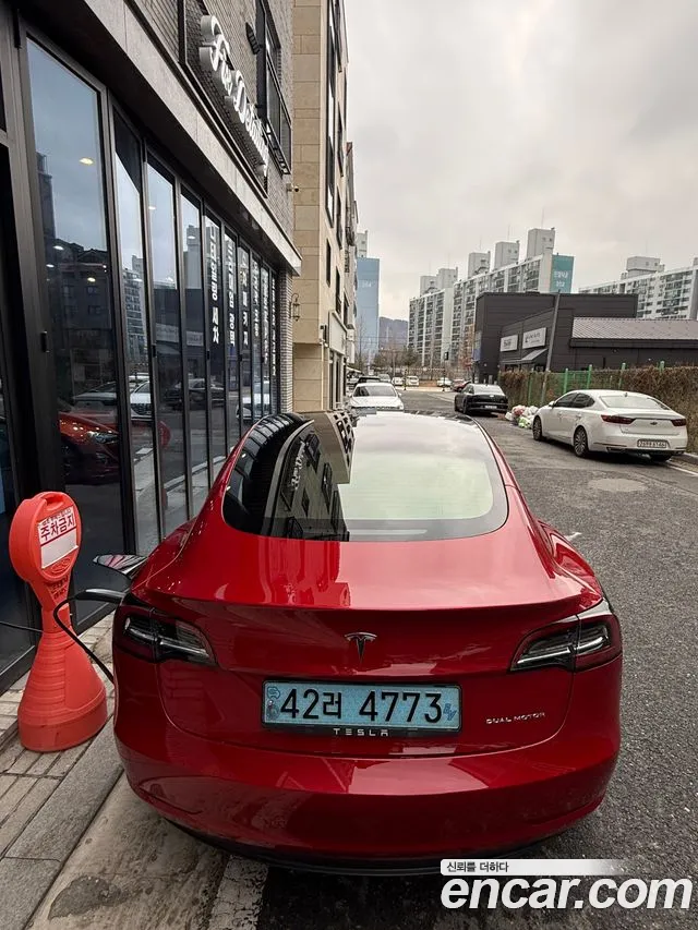 Tesla Model 3 2022 thumb 2