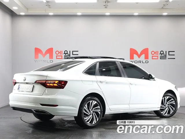 Volkswagen Jetta 2021 thumb 3