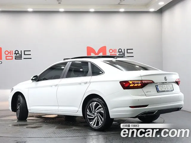 Volkswagen Jetta 2021 thumb 4