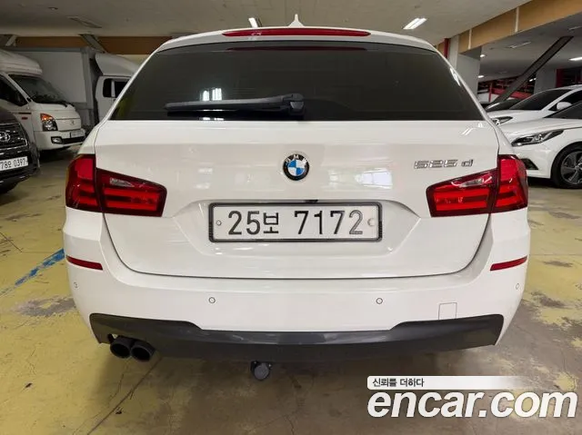 BMW 5 серии 2012 thumb 4