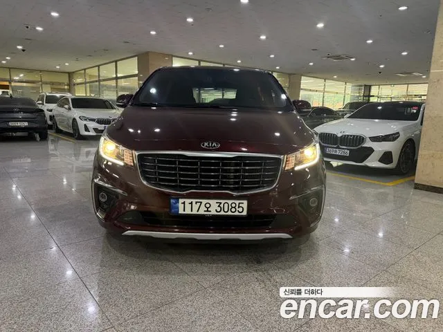 Kia Carnival 2018 thumb 2