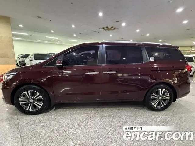 Kia Carnival 2018 thumb 3