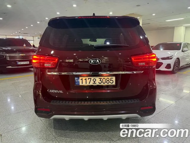 Kia Carnival 2018 thumb 4