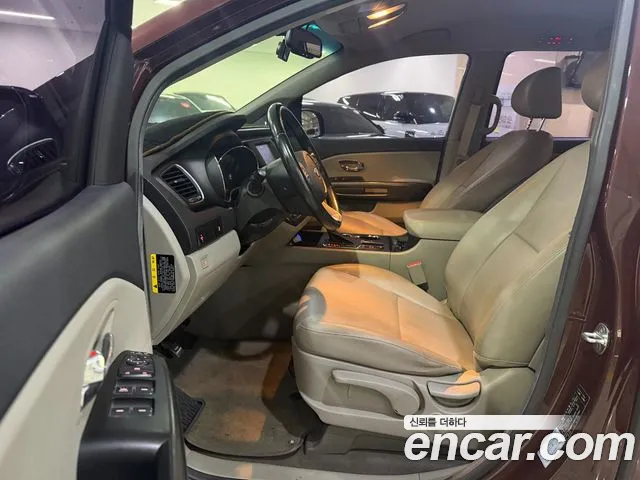 Kia Carnival 2018 thumb 6