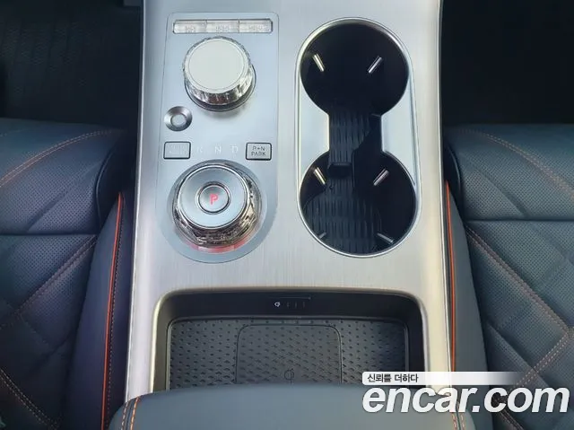Genesis GV70 2026 thumb 9