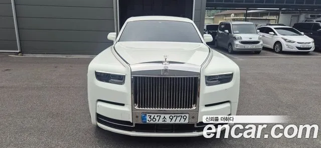 Rolls-Royce Phantom 2025 thumb 5