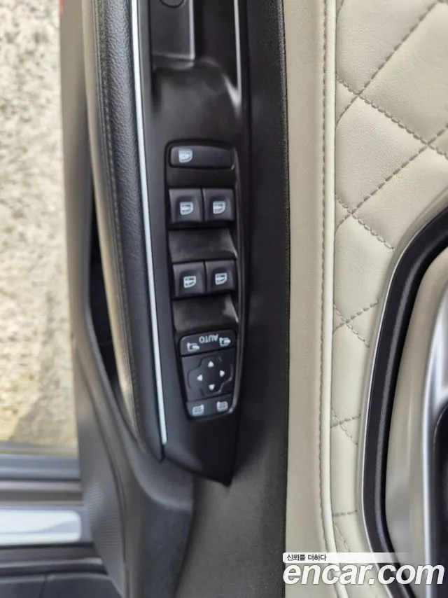 Renault Megane 2016 thumb 10