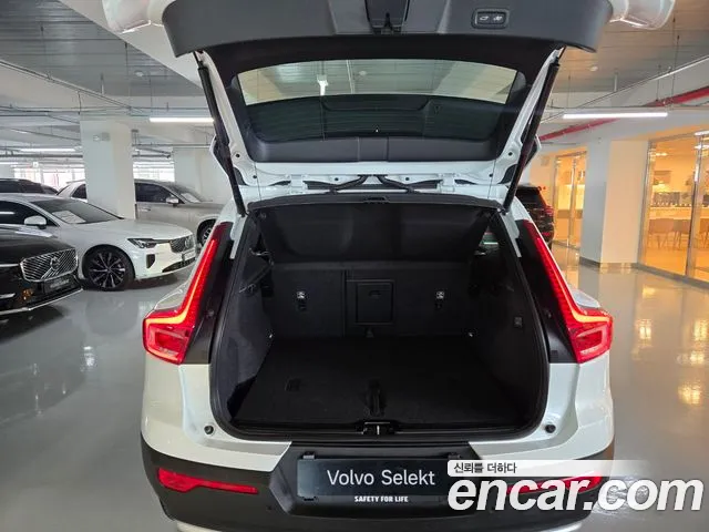 Volvo XC40 2026 thumb 6
